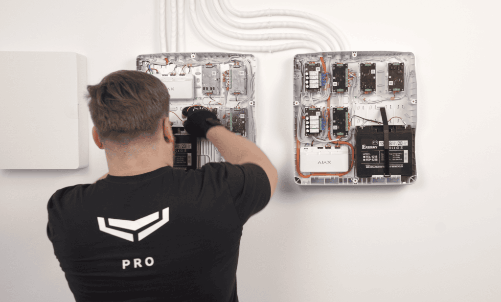 Installation von Brandmeldeanlagen für Schutz.